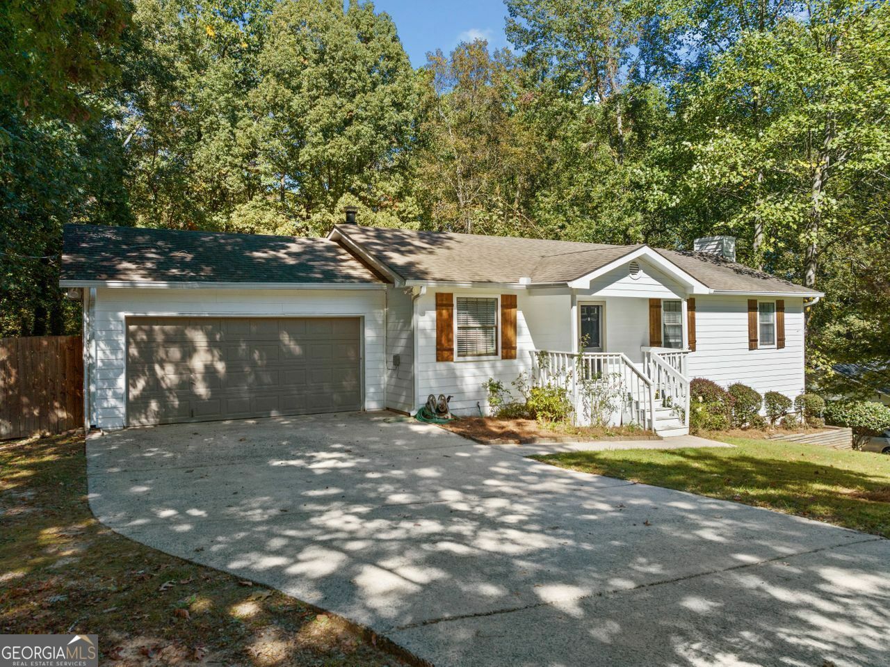 Property Photo:  1291 Sommerset Drive  GA 30043 