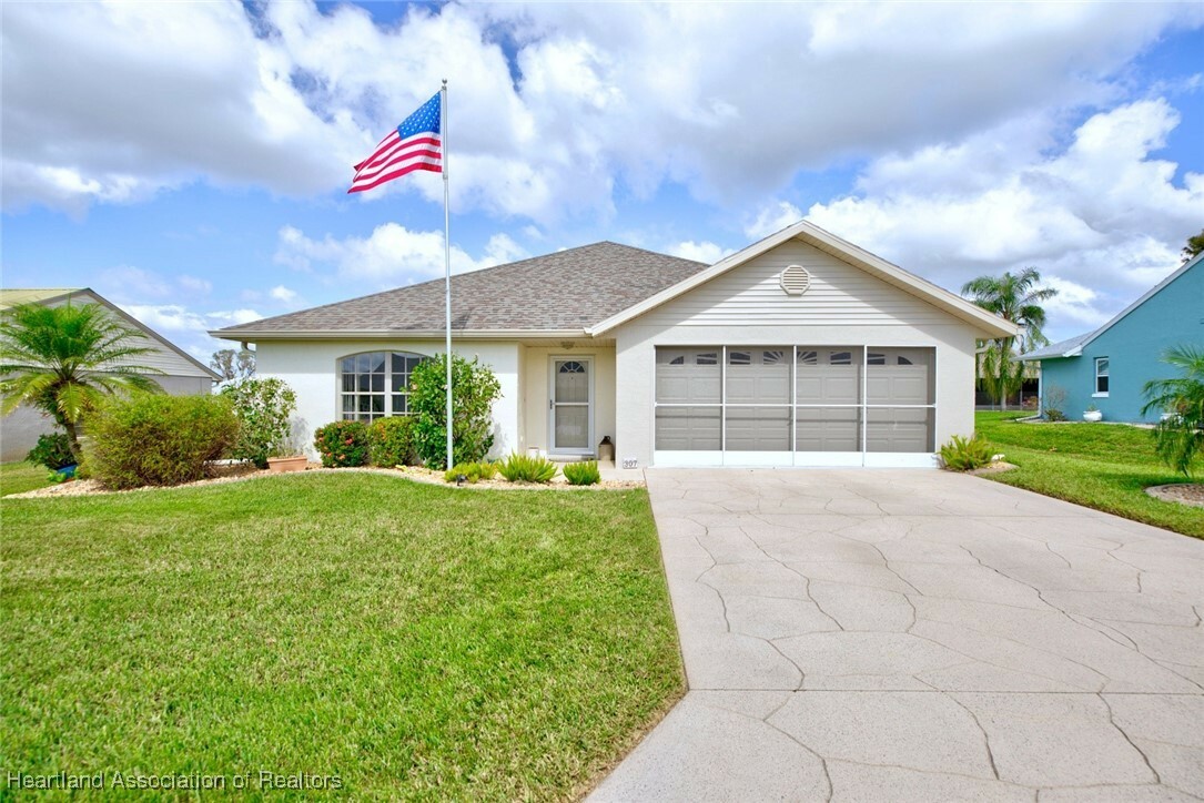 Property Photo:  307 W Peabody Circle  FL 33825 