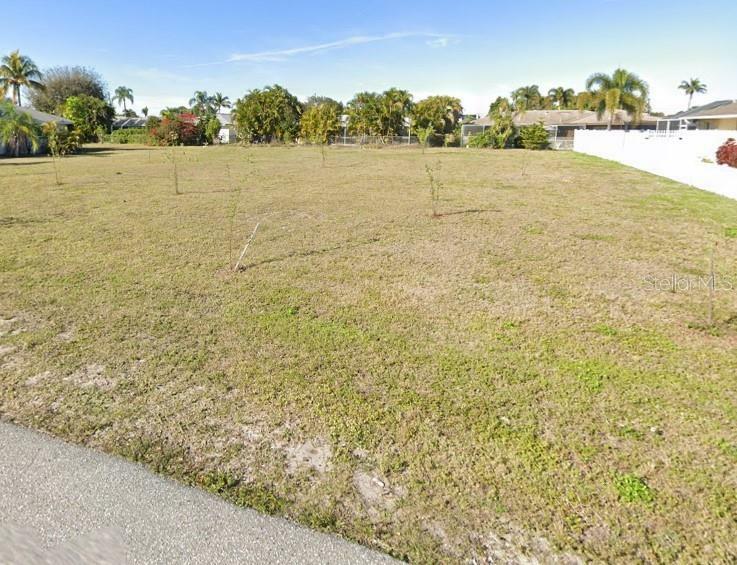 Property Photo:  801 SE 33rd Street  FL 33904 