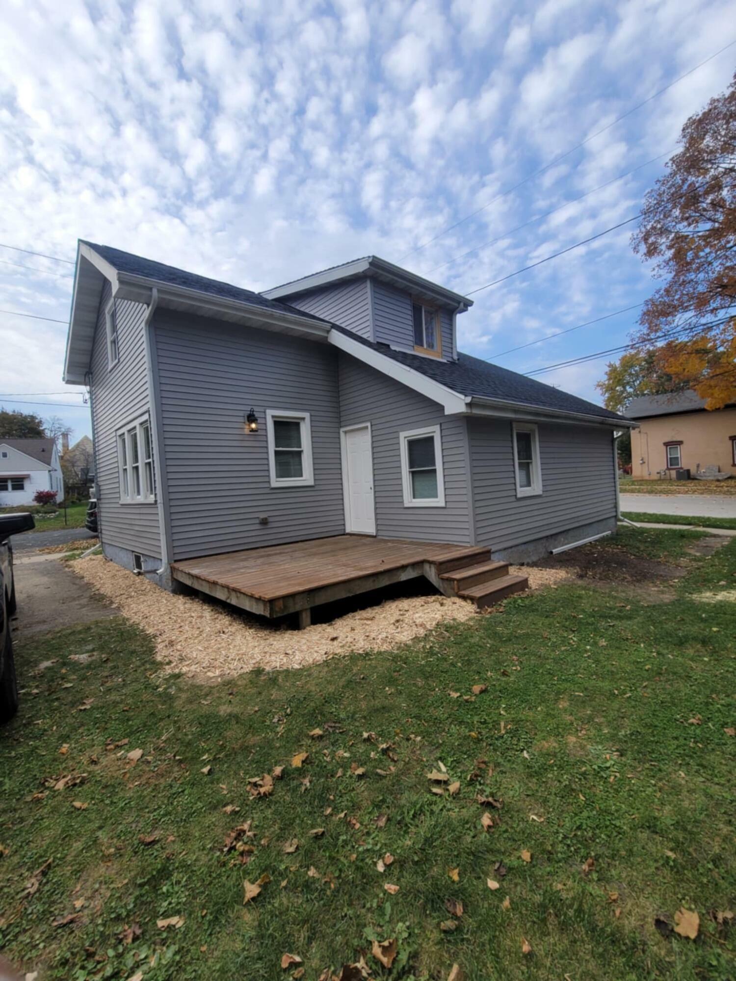 Property Photo:  215 Dewey Ave  WI 53094 