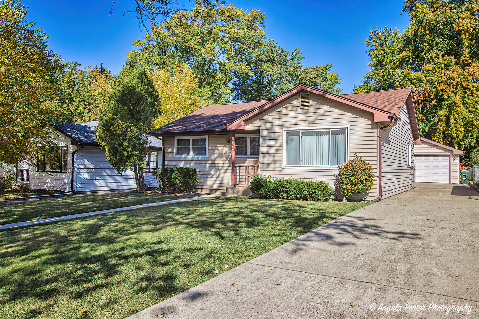 Property Photo:  426 Fairhaven Lane  IL 60060 