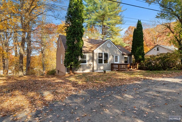 Property Photo:  15 River Road  NJ 07885 