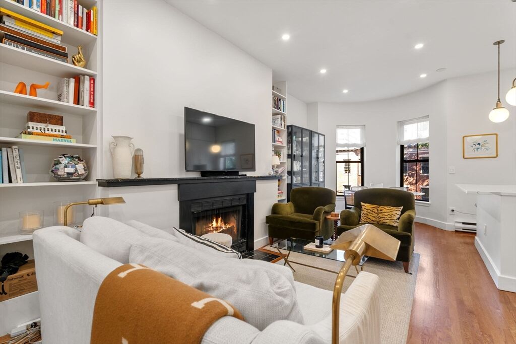 Property Photo: 236 W Canton St 4 MA 02116