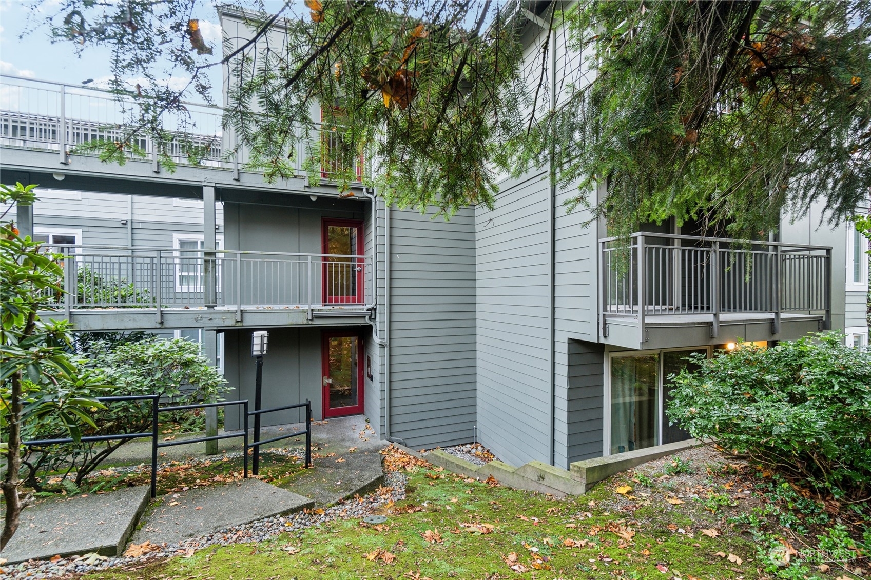 Property Photo:  2467 E Madison Street 2467  WA 98112 