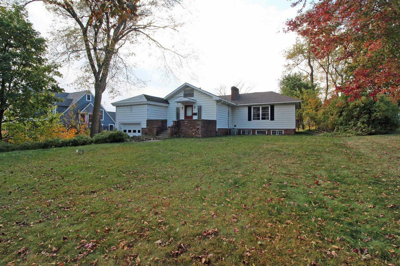 Property Photo:  616 South Iowa Street  WI 53533 