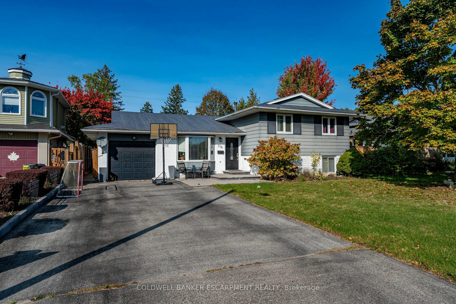 216 Elmore Dr  Halton Hills ON L7J 2L5 photo