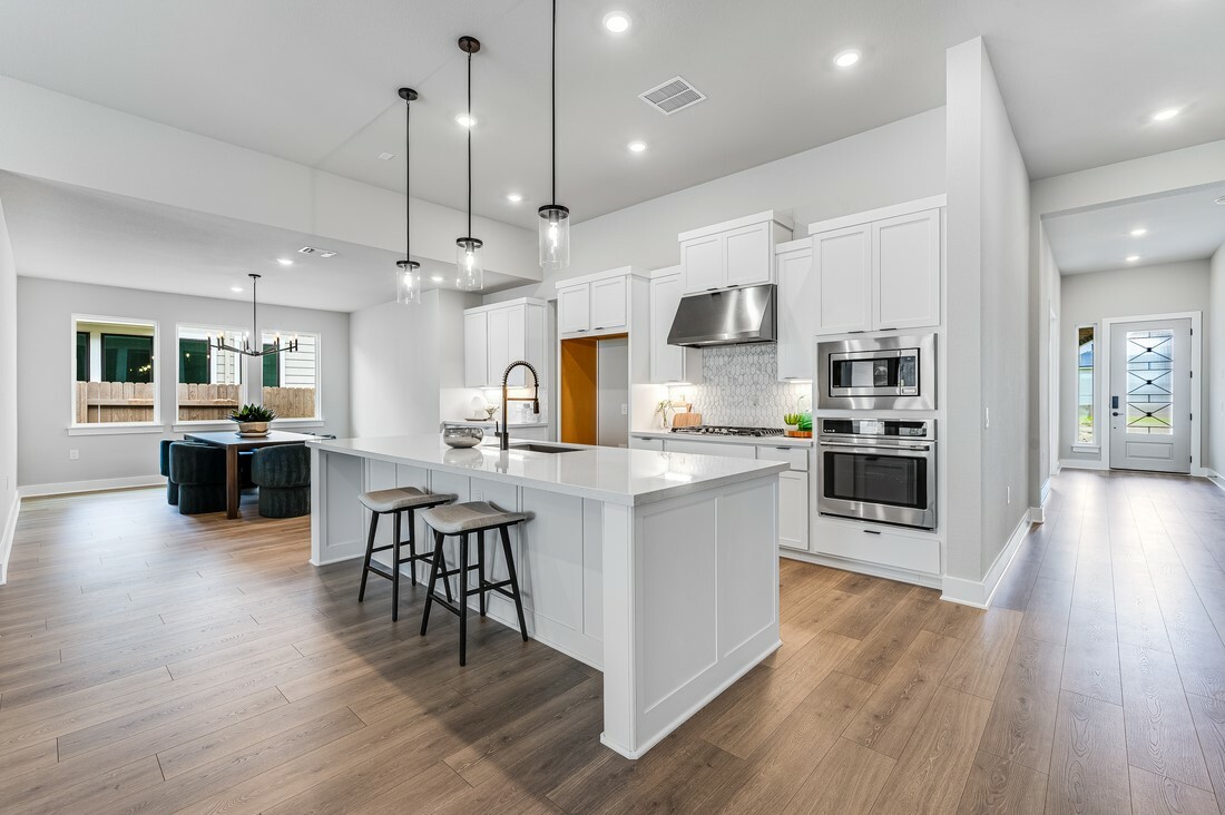 Property Photo: 9213 Flatbush Drive TX 78744