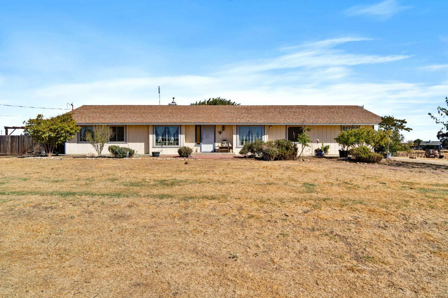 Property Photo:  17363 Benecia Road  CA 93636 