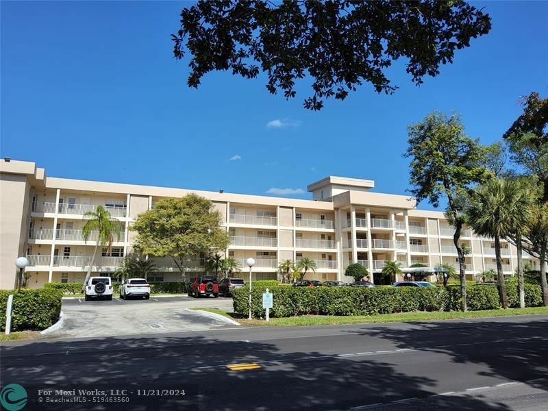 Property Photo:  3151 S Palm Aire Dr 104  FL 33069 