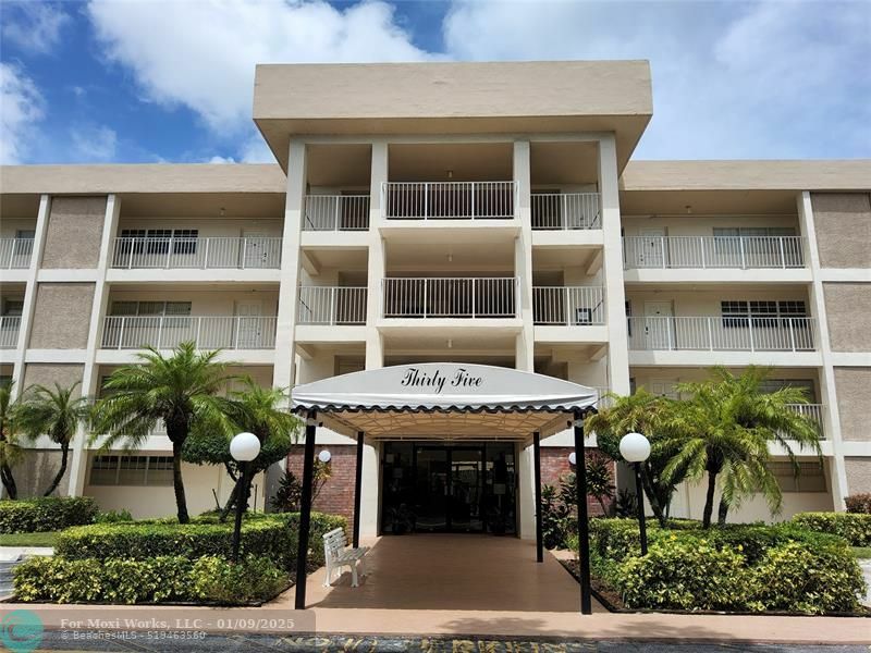 Property Photo:  3151 S Palm Aire Dr 104  FL 33069 