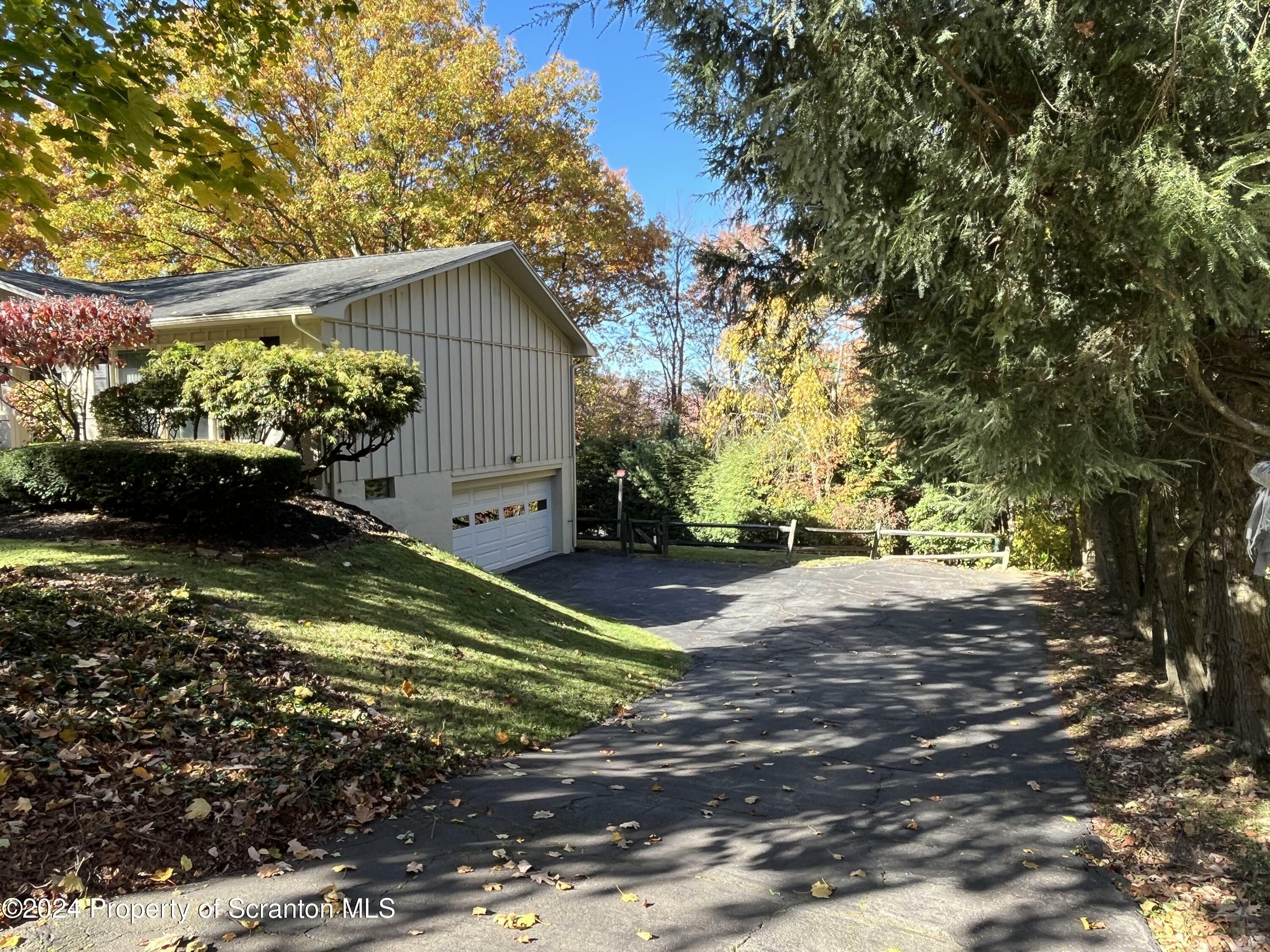 Property Photo:  15 Leslie Drive  PA 18505 