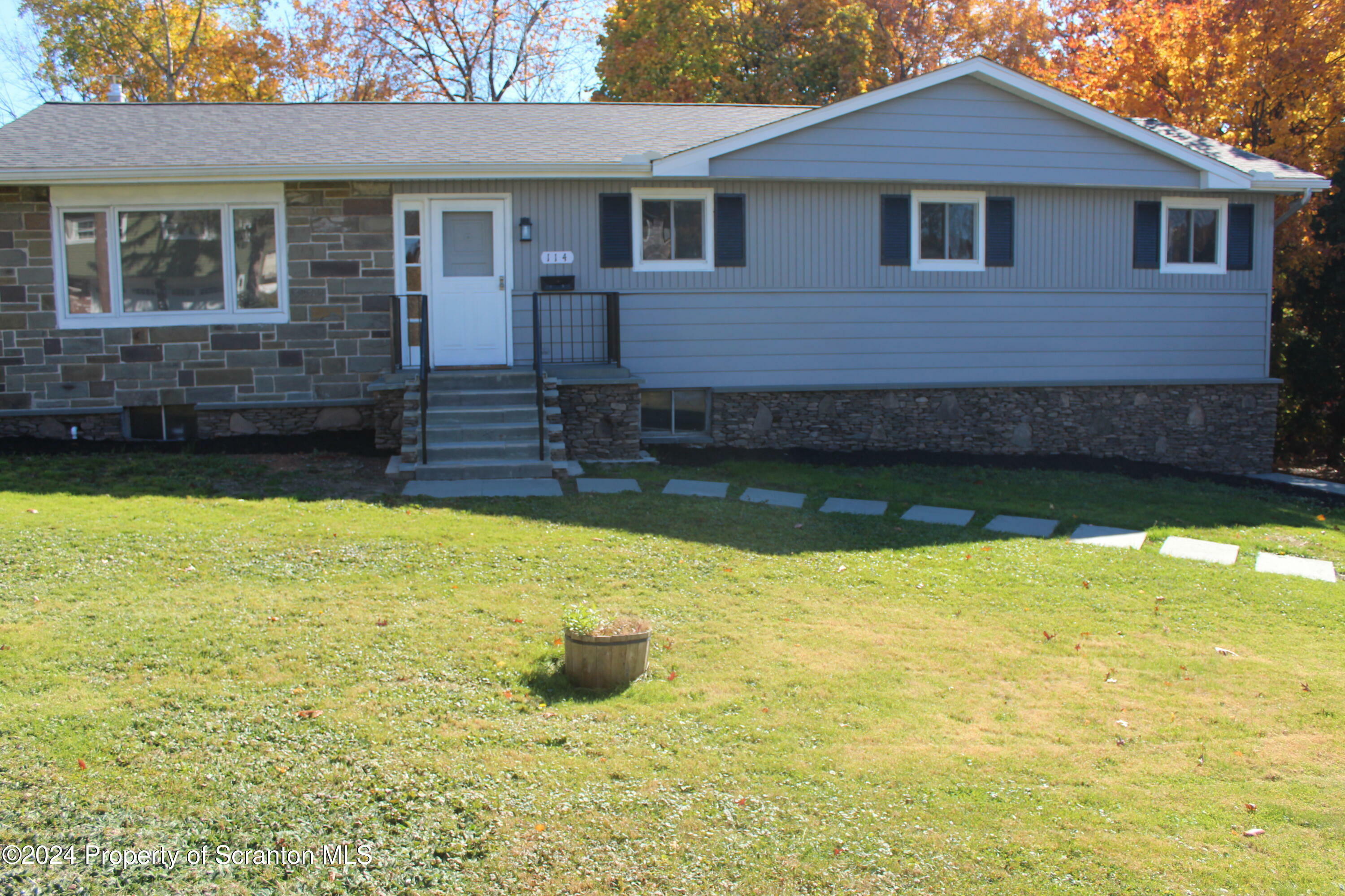 114 Parkwood  Clarks Summit PA 18411 photo