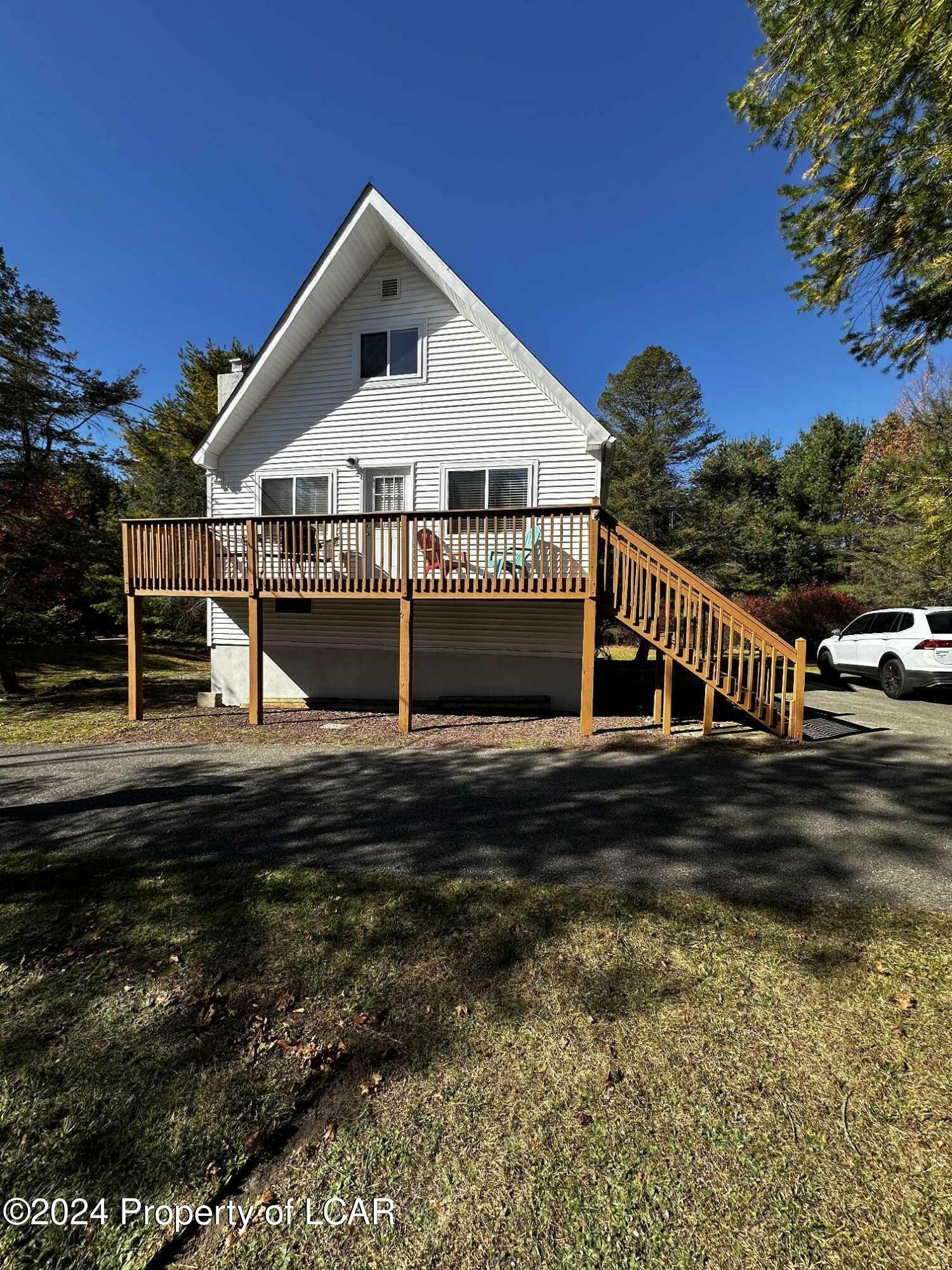 Property Photo:  105 Bull Run  PA 18334 