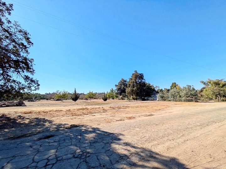 Property Photo:  5675 E Letson Avenue  CA 93242 