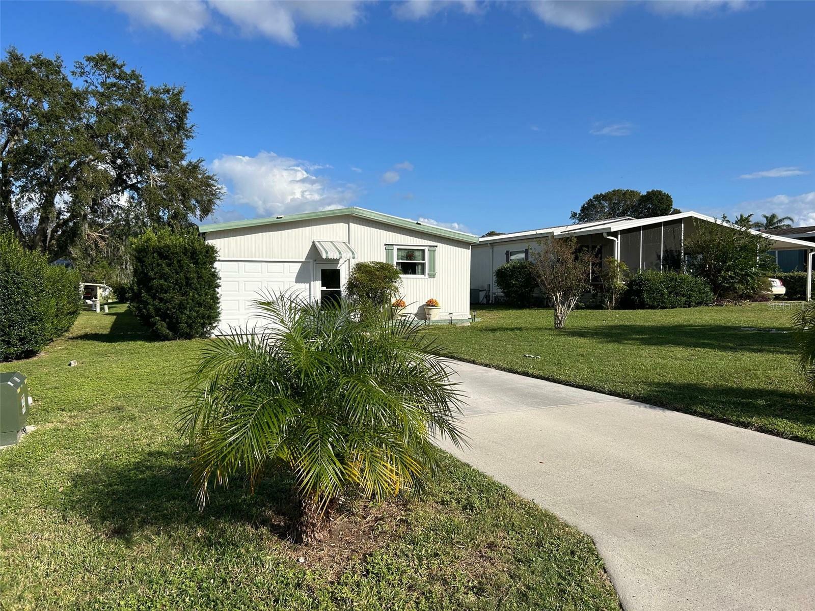 Property Photo:  28426 Helena Run Drive  FL 34748 