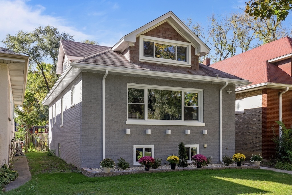 Property Photo:  1702 S 4th Avenue  IL 60153 