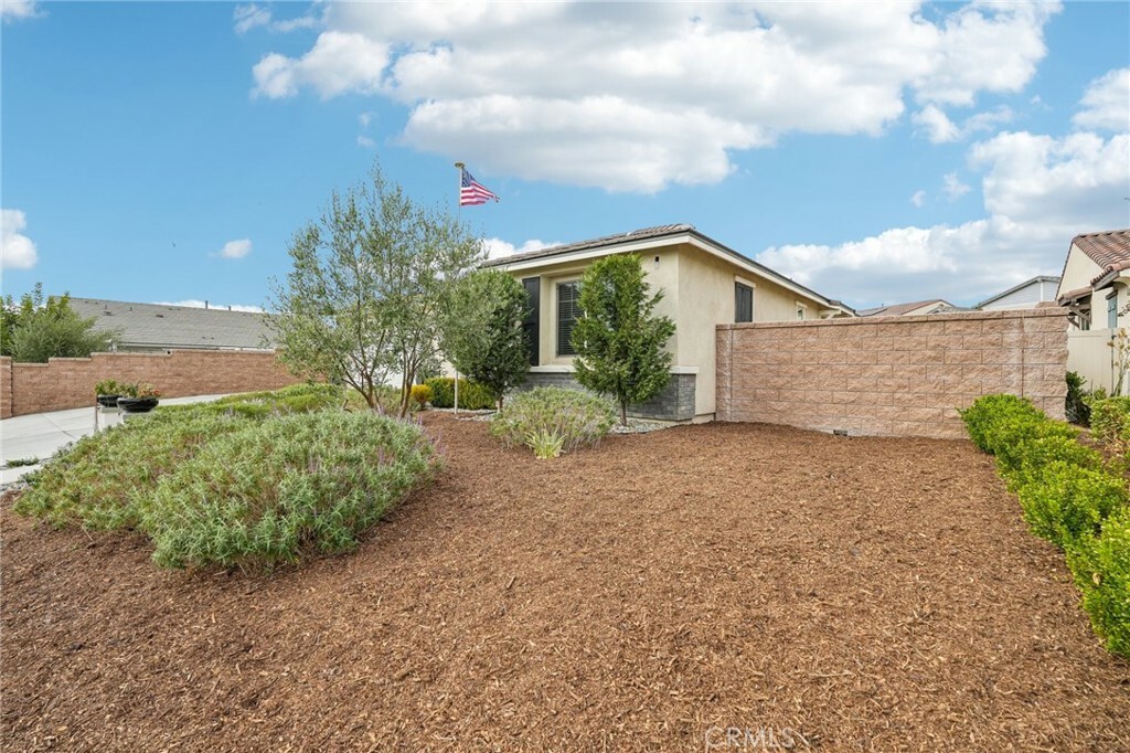 Property Photo:  31537 Shawnee Circle  CA 92584 