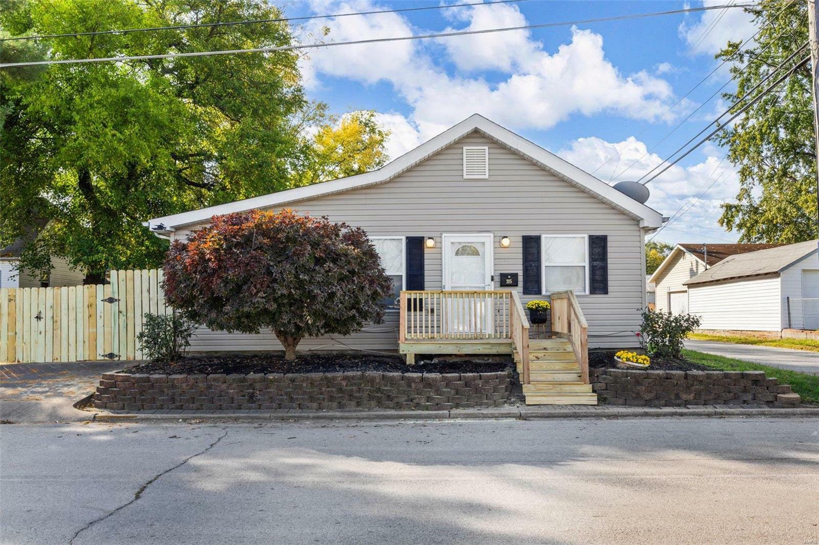 Property Photo:  315 Transit Street  MO 63301 