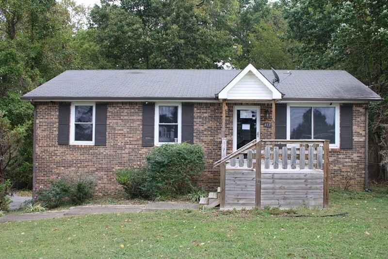 Property Photo: 417 Cunningham Ln TN 37042