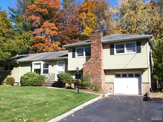 Property Photo: 4 Hill Court NJ 07444