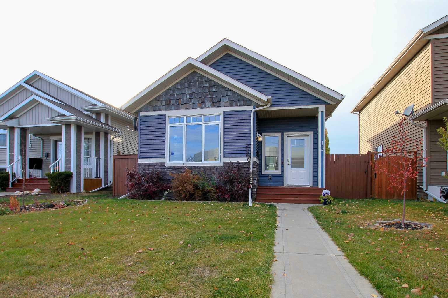 Property Photo:  10 Cedar Square  AB T4M 0A1 