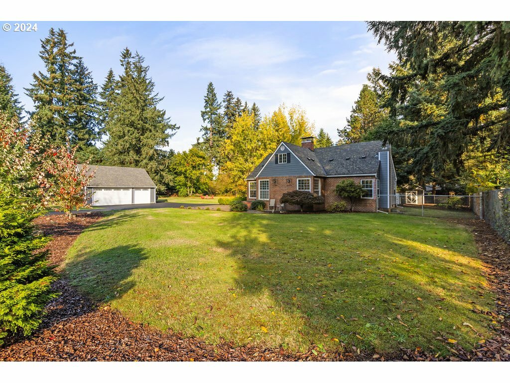 Property Photo:  1105 SE 196th Ave  WA 98607 