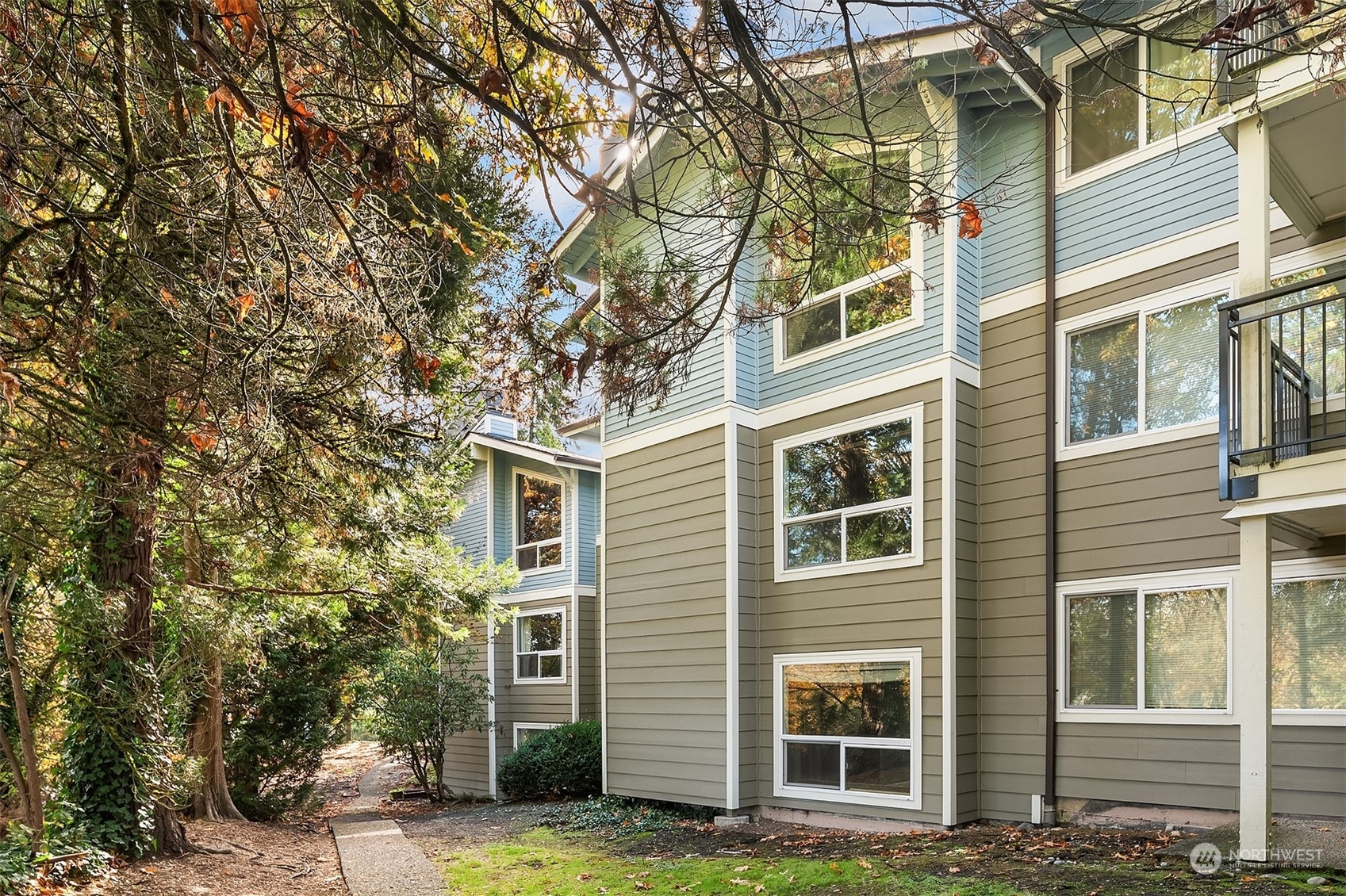Property Photo: 7571 Old Redmond Road 4 WA 98052