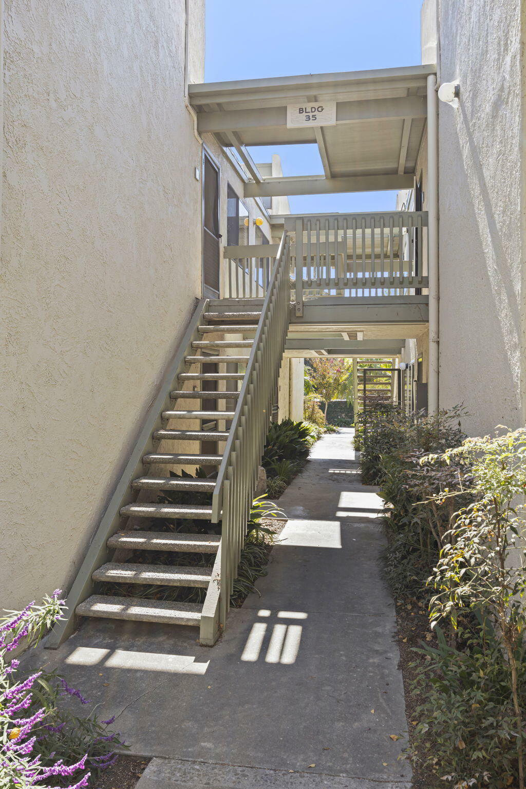 Property Photo:  35 Dearborn Place 56  CA 93117 