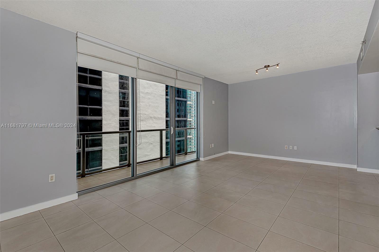 Property Photo:  1050 Brickell Ave 2822  FL 33131 