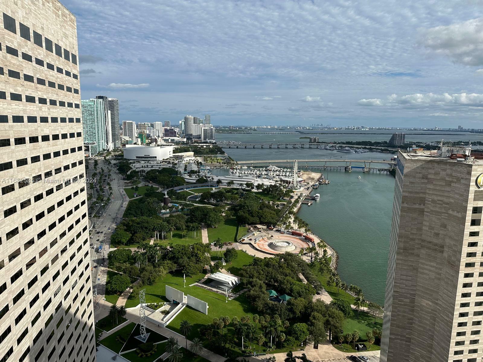 Property Photo:  325 S Biscayne Blvd 4218  FL 33131 