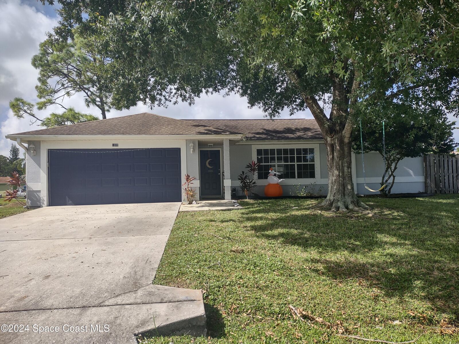 Property Photo: 1300 Rice Avenue FL 32907