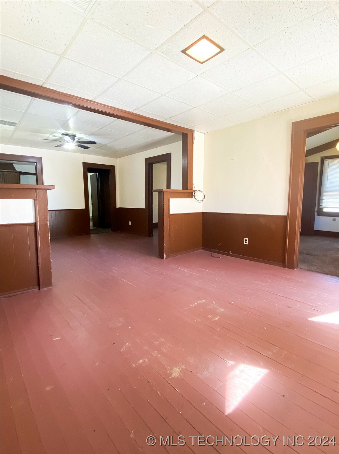 Property Photo:  214 E 2nd Street  OK 74023 