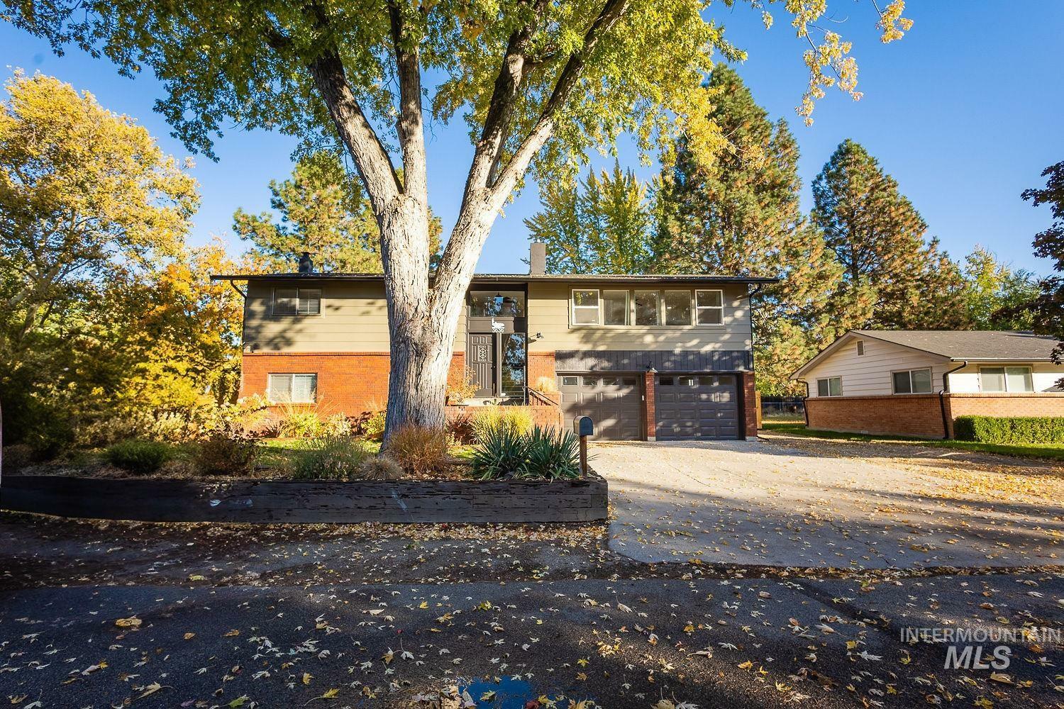 Property Photo:  3636 W Forsythia Dr  ID 83703-4624 