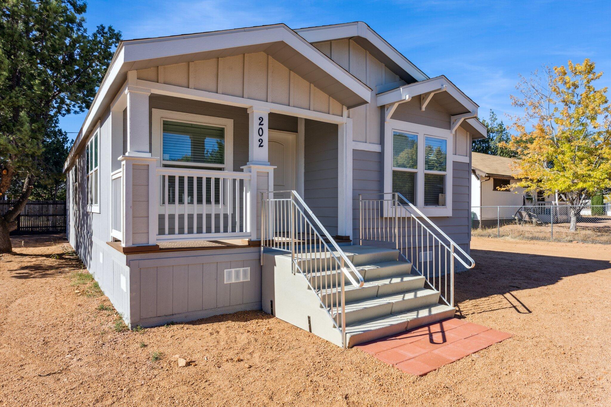 Property Photo: 202 W Saddle Lane AZ 85541