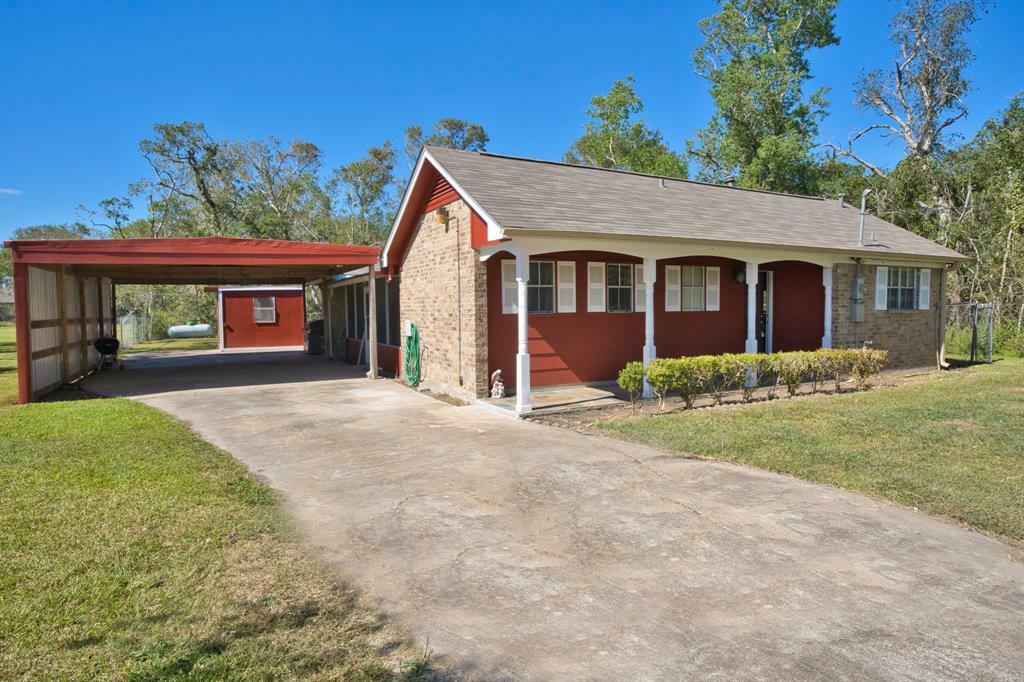 Property Photo:  6823 County Road 659  TX 77422 