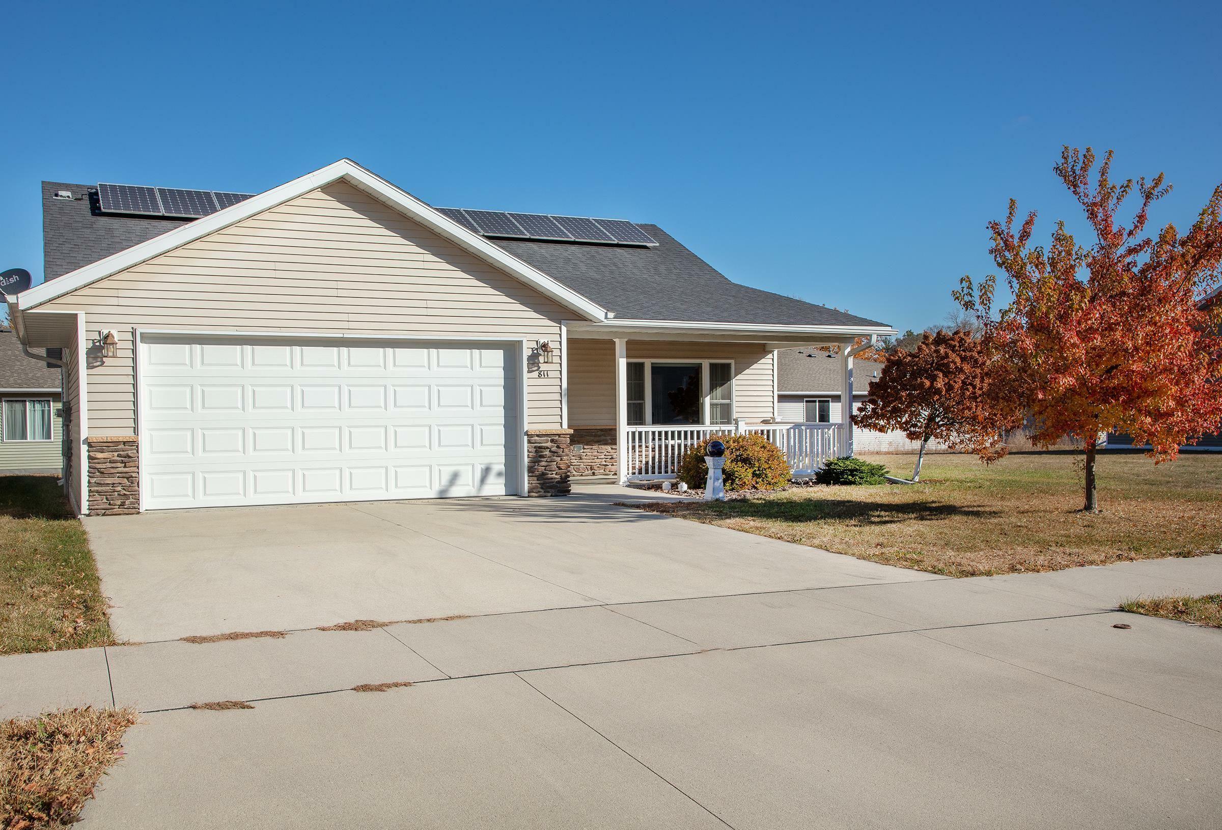 Property Photo:  811 9th Street  IA 50616 