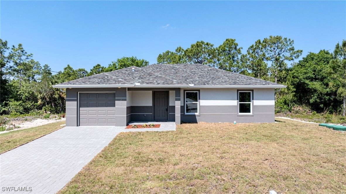 Property Photo:  607 Chattman Street E  FL 33974 