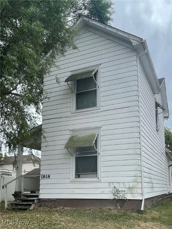 1818 Ridge Avenue  Zanesville OH 43701 photo