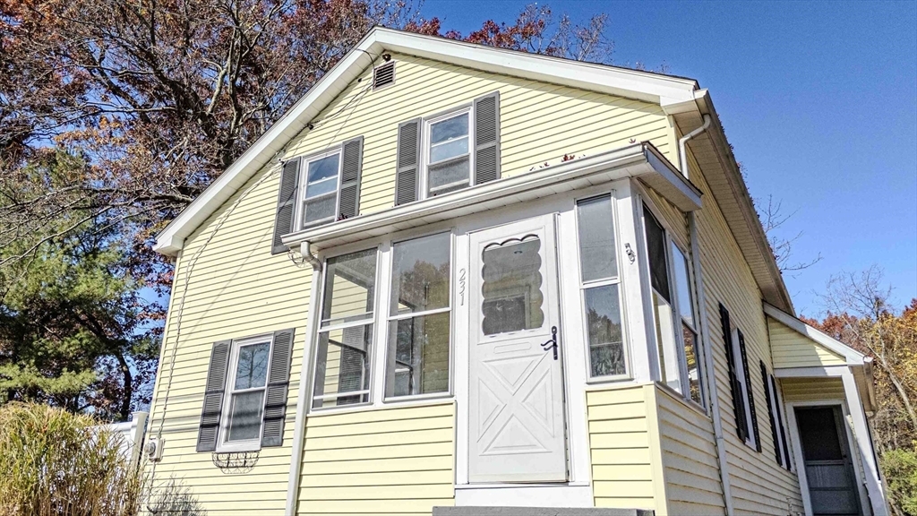 Property Photo:  231 Groton Rd  MA 01863 