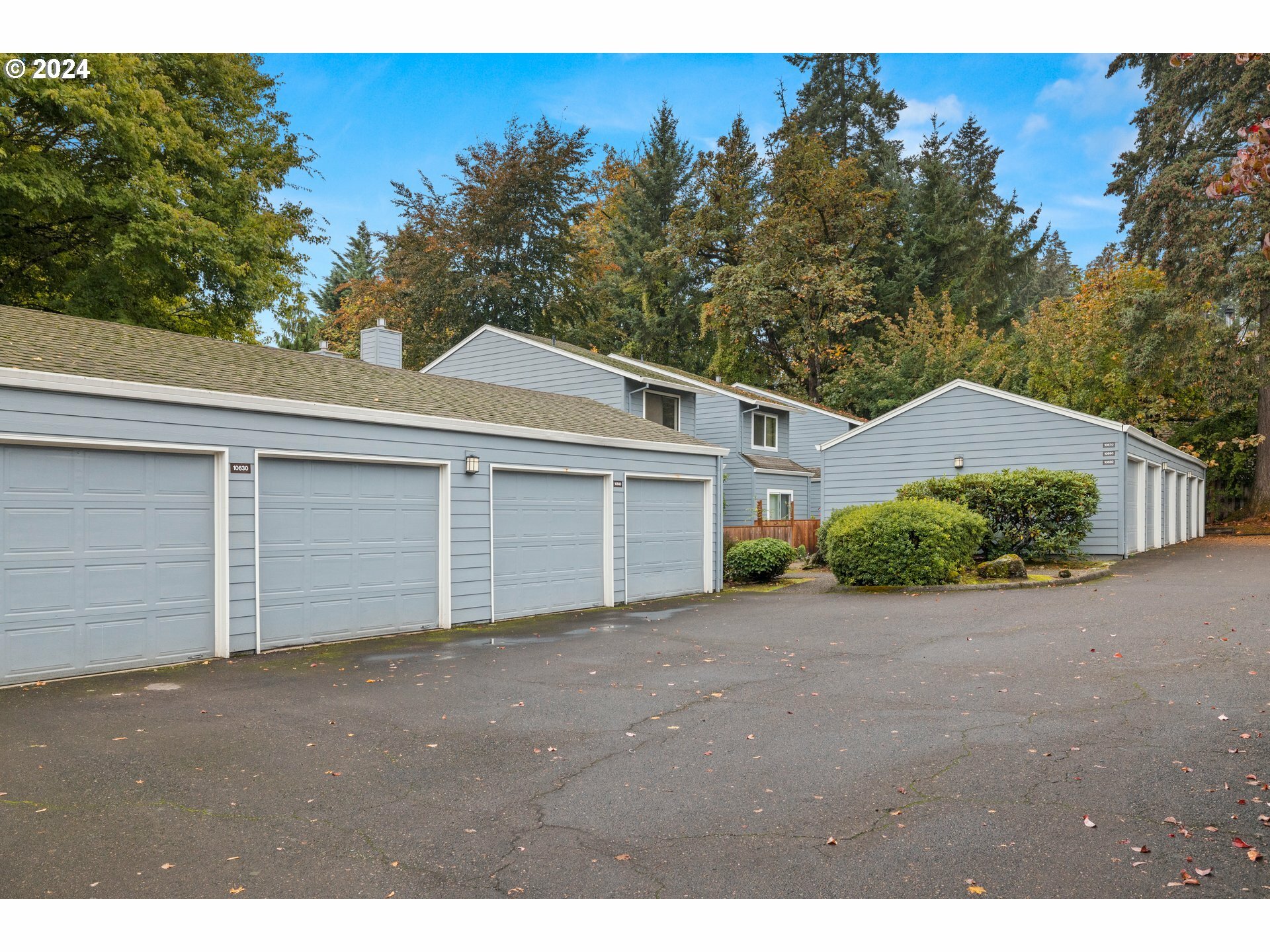 10630 SW Del Monte Dr  Portland OR 97224 photo