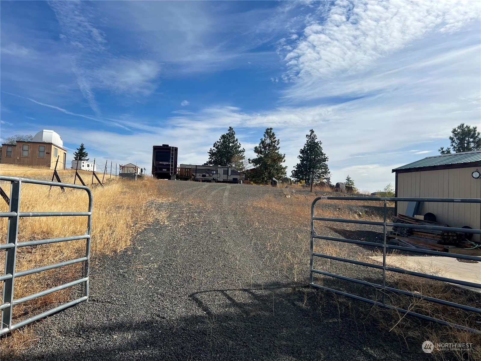 Property Photo:  590 Highline Loop  WA 98922 