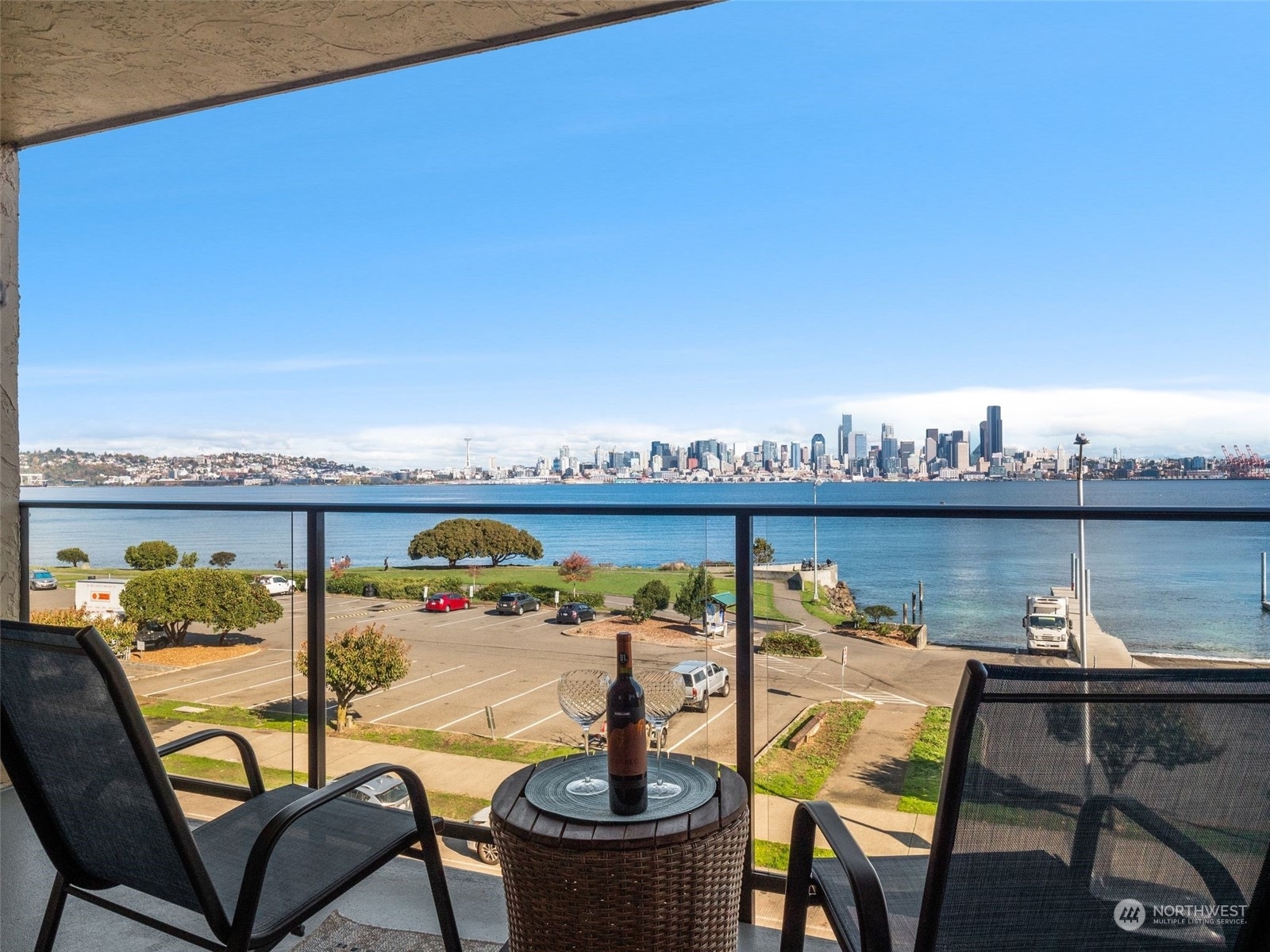 Property Photo:  1221 Harbor Avenue SW 302  WA 98116 