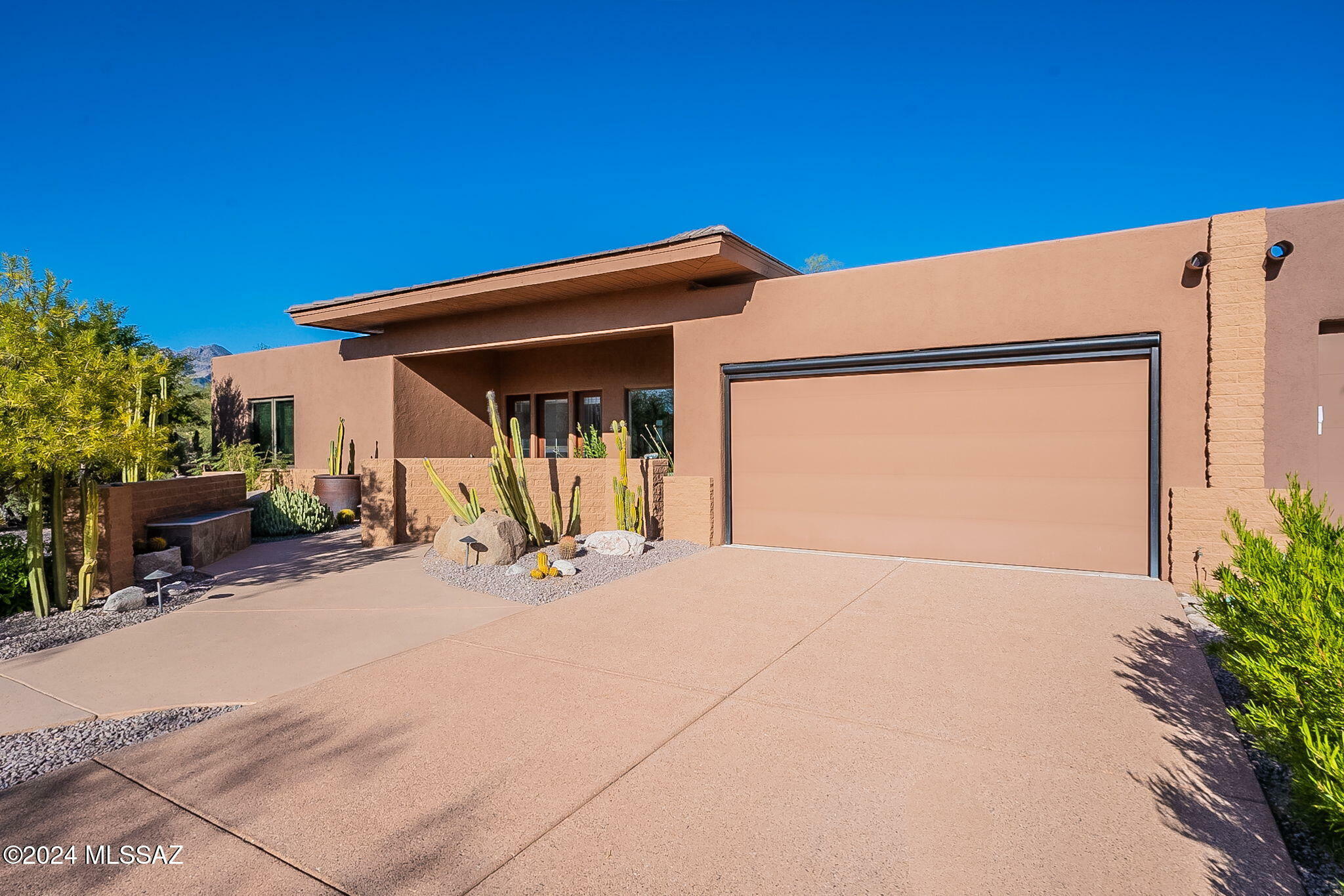 Property Photo:  3858 N Canyon Ranch Ridge Drive  AZ 85750 