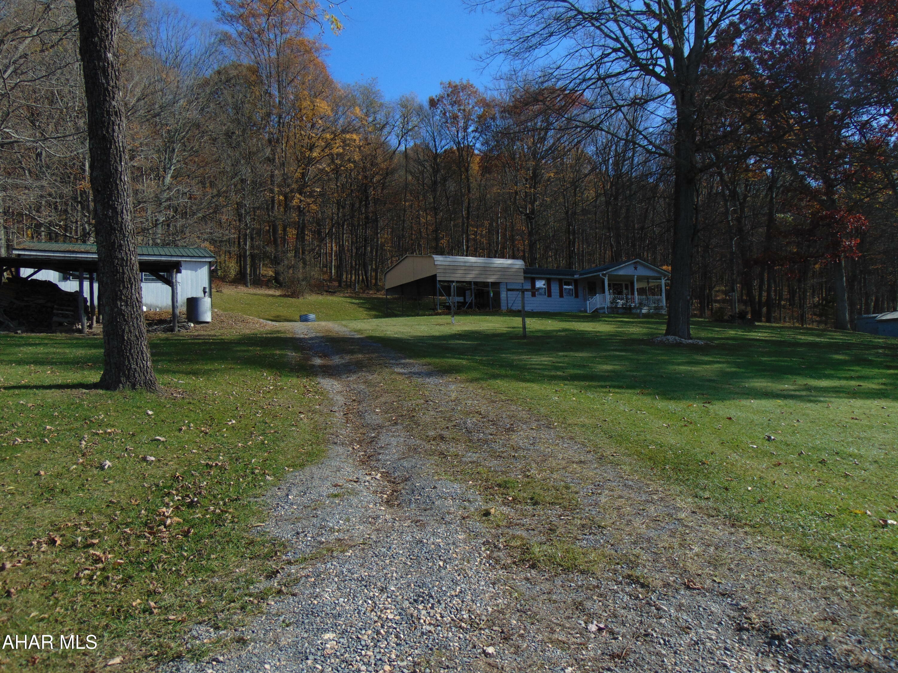 Property Photo:  1870 Black Valley Road  PA 15535 