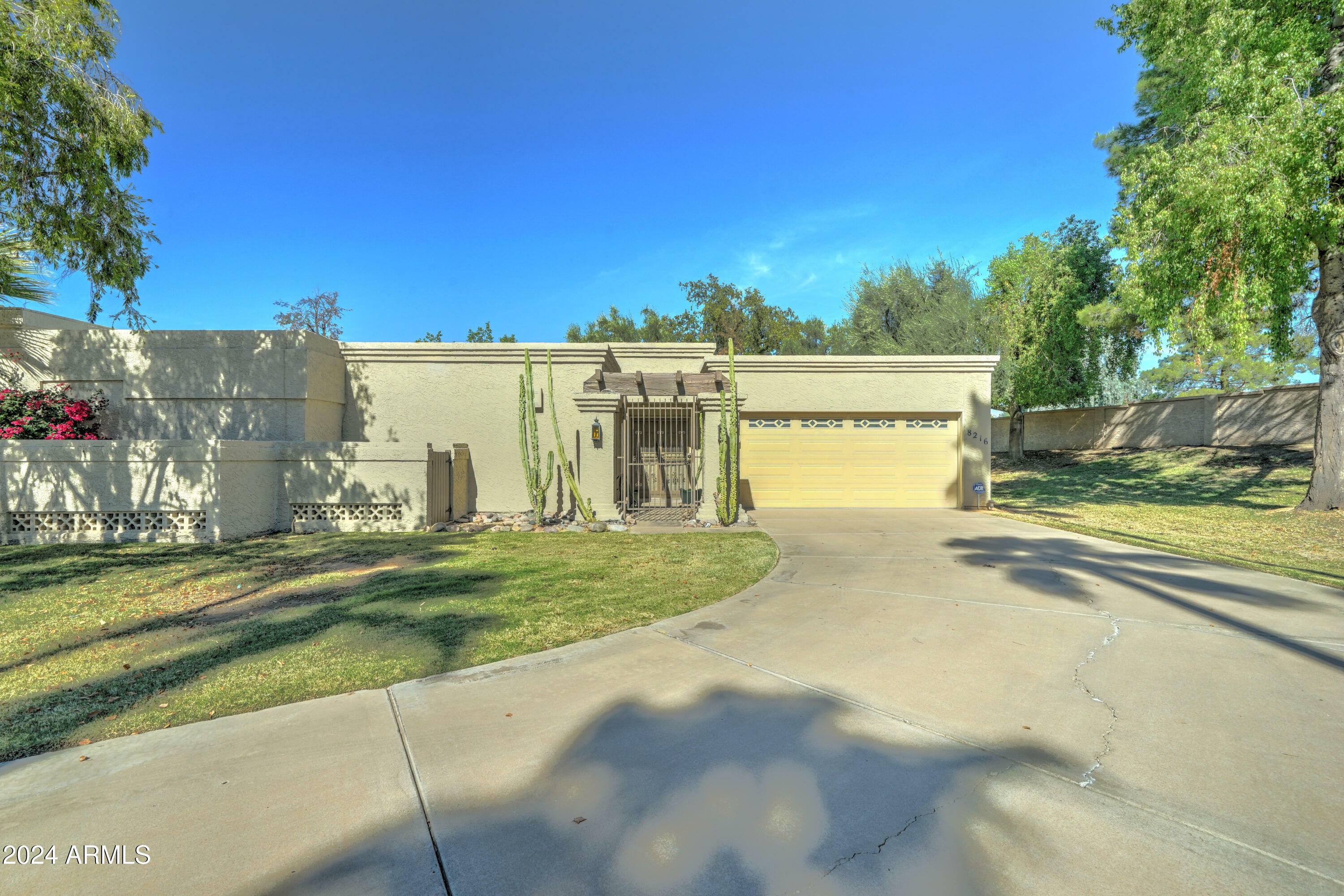 8216 E Del Cuarzo Drive  Scottsdale AZ 85258 photo