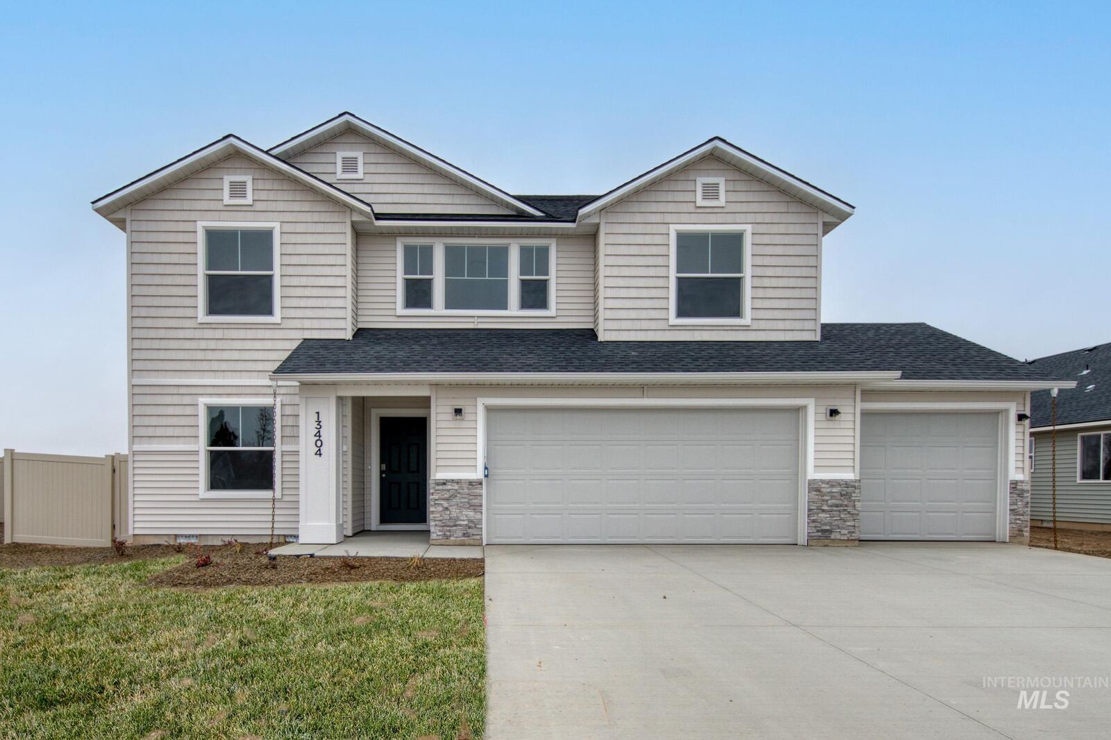 Property Photo:  13404 Bank St  ID 83607 