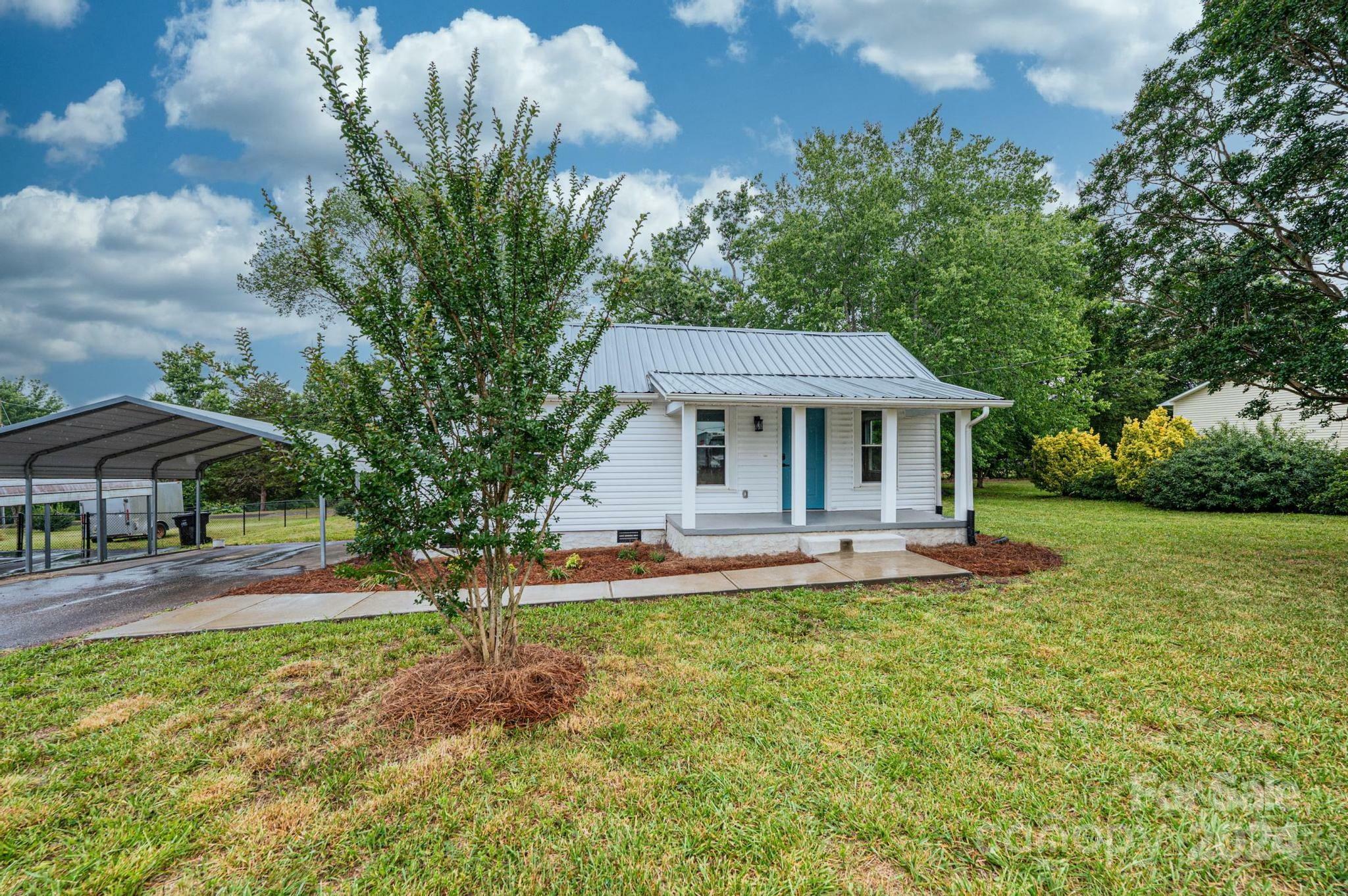 Property Photo:  604 5th Street Place SW  NC 28637 