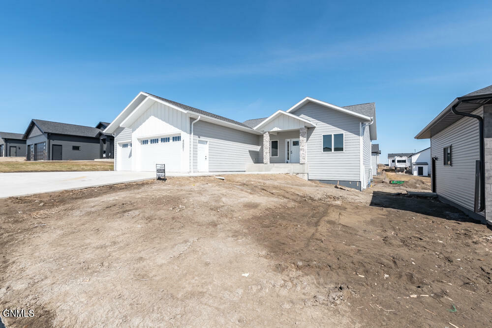 Property Photo:  4001 Nickel Street  ND 58503 