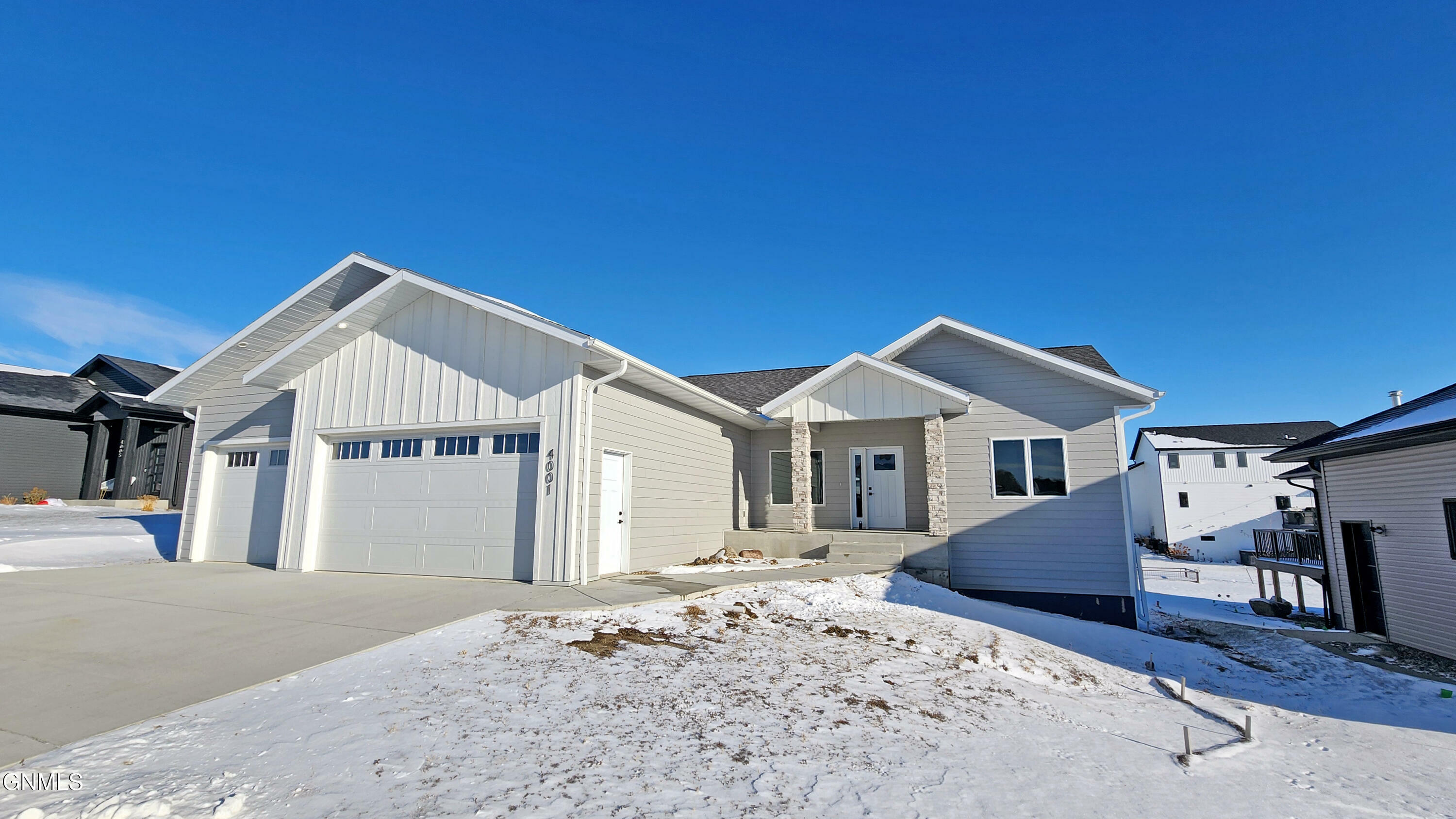 Property Photo:  4001 Nickel Street  ND 58503 