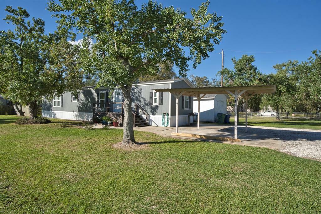 Property Photo:  133 Anderson Loop  TX 77541 